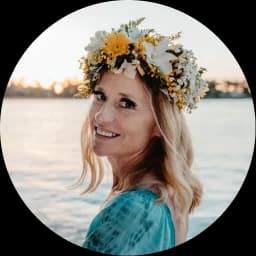 portrait of Lora Jensen